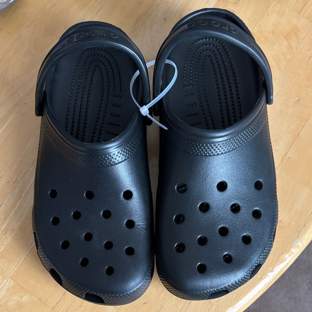 Crocs men’s size 8